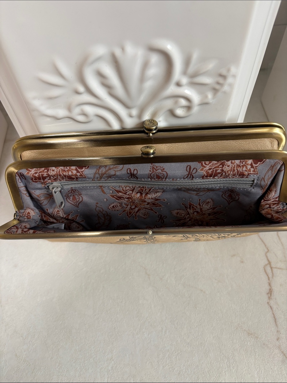 HOBO Lauren Leather Vintage Hide Peace Wallet/Clutch ~ new with tags - Picture 6 of 9